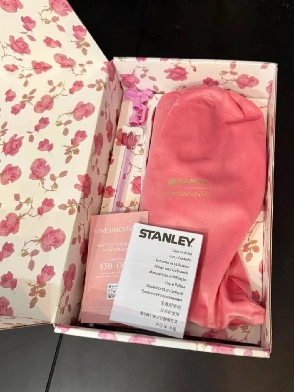 Stanley x LoveShackFancy 40oz Ribbon Rosa Flowstate H2.0 Tumbler White & Pink - Picture 2 of 4